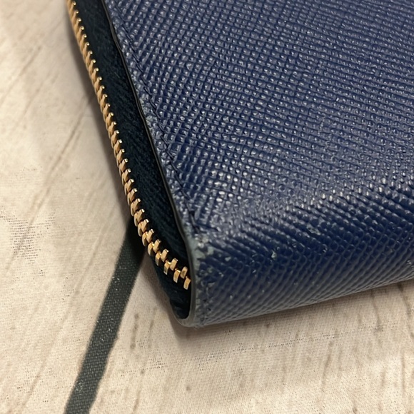 Prada Saffiano Blue Leather Zippy Continental Zip Around Wallet - Picture 8 of 16